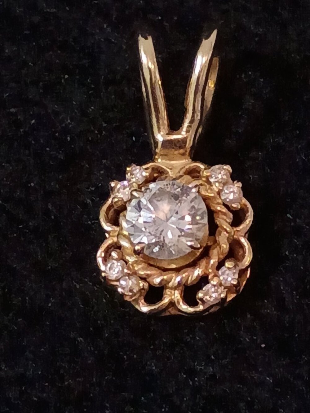 Vintage 14K Gold Diamond Scalloped Halo Pendant